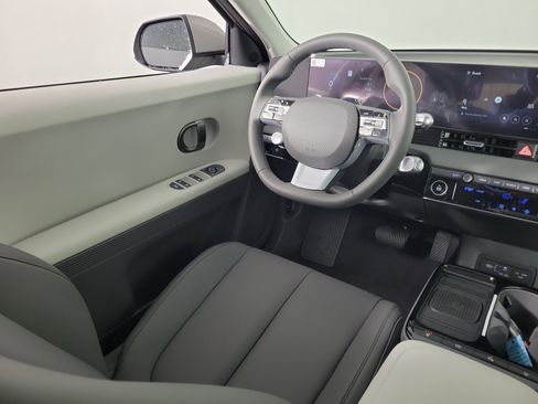New 2026 Hyundai Ioniq 5 SEL image 5