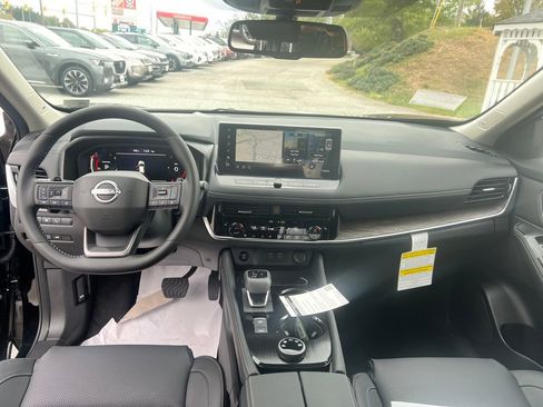 New 2026 Nissan Rogue Platinum image 13