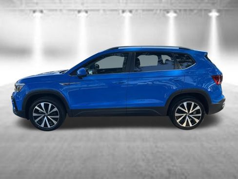 Certified 2023 Volkswagen Taos SE FWD image 2