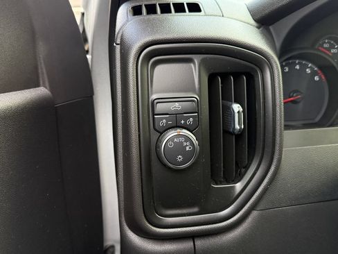 Used 2022 Chevrolet Silverado 1500 Custom RWD image 4