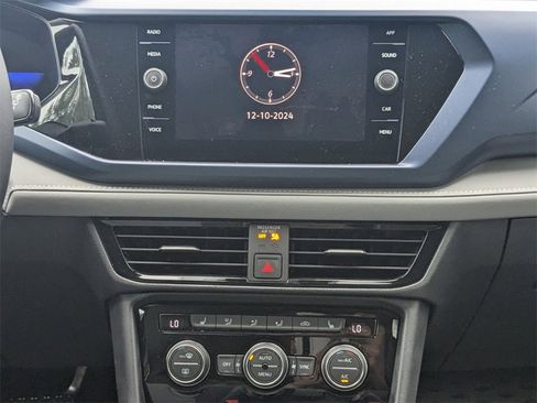 New 2024 Volkswagen Taos SE image 17
