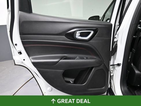 Used 2025 Jeep Compass Trailhawk AWD/4WD image 27