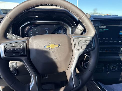 Used 2025 Chevrolet Silverado 2500 LTZ w/ LTZ Premium Package image 17