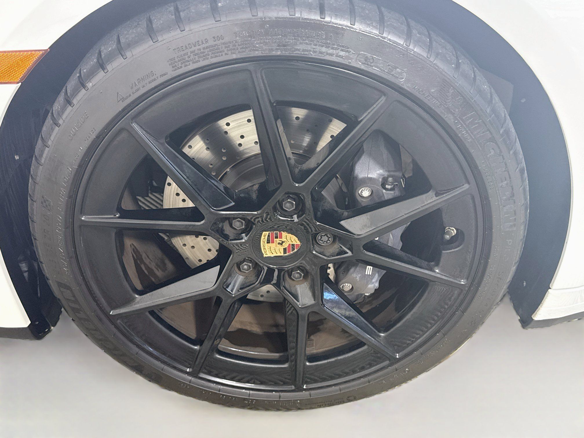 Certified 2025 Porsche 911 Carrera RWD image 28