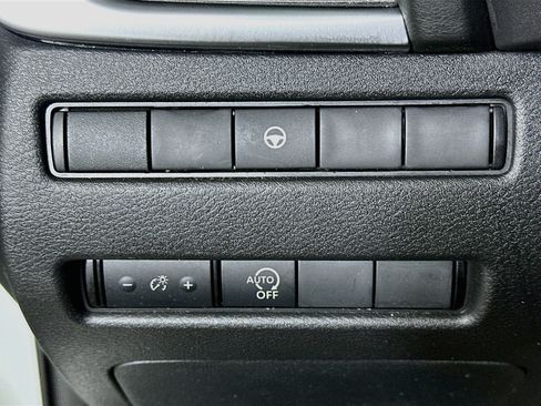 Used 2023 Nissan Rogue SV FWD image 17