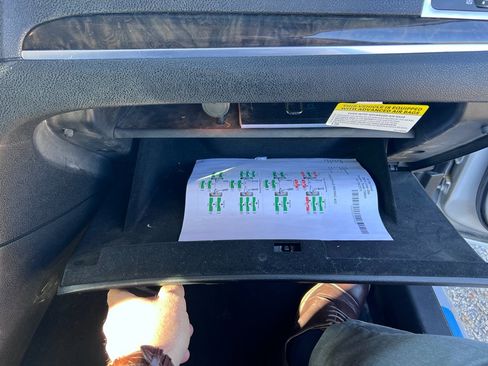 Used 2022 Chrysler 300 Touring L w/ Comfort Group image 26