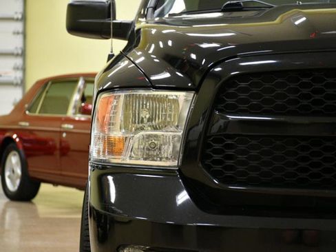 Used 2016 RAM 1500 Express RWD image 6