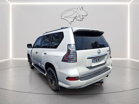 Used 2018 Lexus GX 460 Premium w/ Premium Package AWD/4WD image 3
