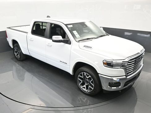 Used 2025 RAM 1500 Laramie image 40