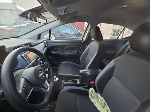 Used 2025 Nissan Versa SV image 8