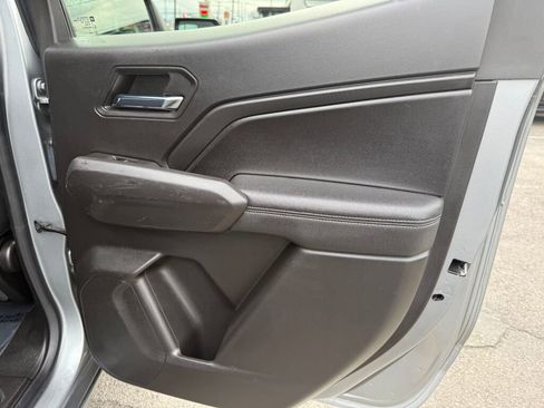 Used 2023 Chevrolet Colorado LT image 25