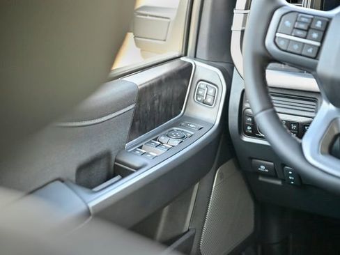New 2026 Ford F250 Lariat w/ Black Appearance Package AWD/4WD image 18