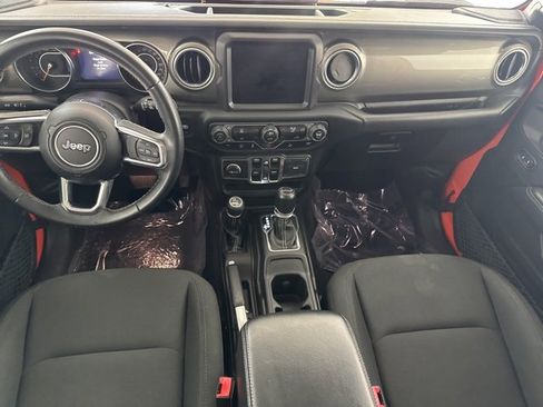 Used 2018 Jeep Wrangler Unlimited Sahara image 27