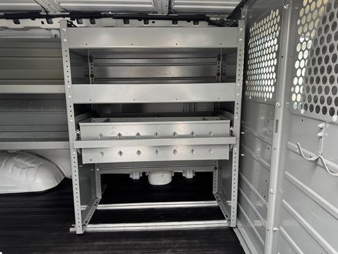 Used 2015 Chevrolet Express 2500 image 21