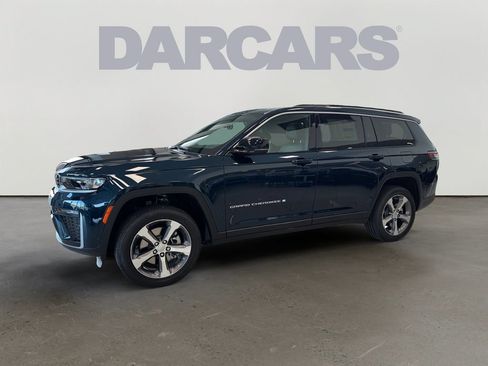 New 2026 Jeep Grand Cherokee L Limited w/ Luxury Tech Group II AWD/4WD image 3