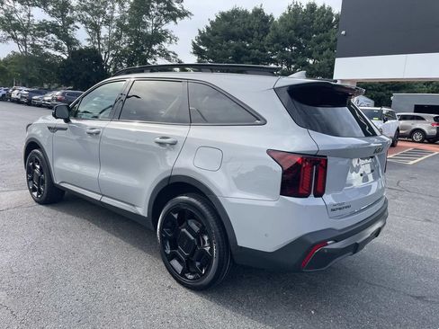Used 2025 Kia Sorento SX AWD/4WD image 3