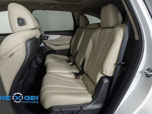 Used 2025 Acura MDX SH-AWD w/ Technology Package image 32