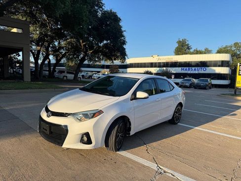 Used 2015 Toyota Corolla S FWD image 2