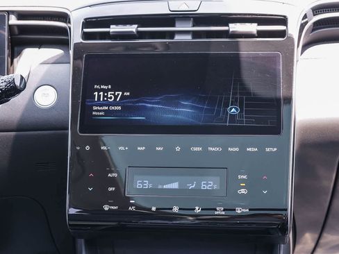 Certified 2024 Hyundai Tucson Limited AWD/4WD image 17