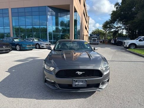 Used 2017 Ford Mustang Coupe RWD image 11