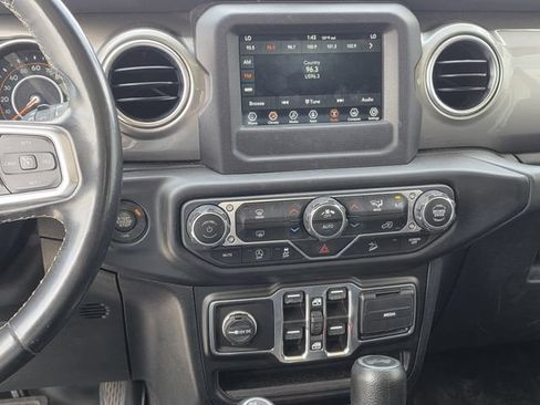 Used 2020 Jeep Wrangler Unlimited Sahara AWD/4WD image 9
