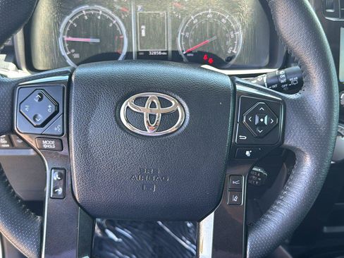 Used 2022 Toyota 4Runner TRD Off-Road Premium w/ Moonroof Package AWD/4WD image 20