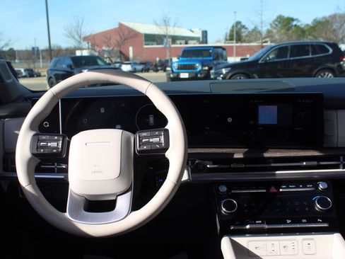 Used 2025 Hyundai Santa Fe Limited image 27