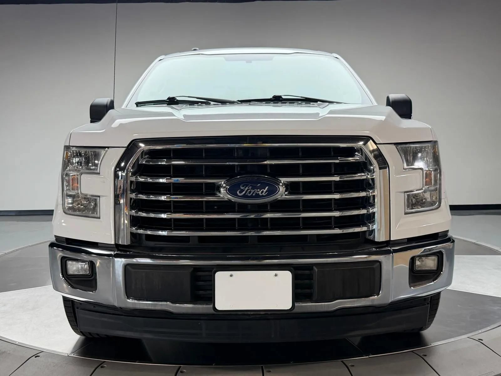 Used 2017 Ford F150 XLT w/ Equipment Group 302A Luxury RWD image 3
