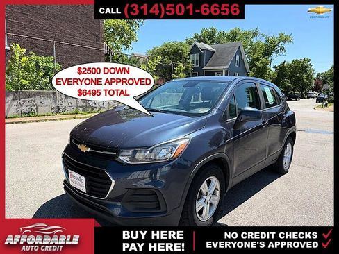 Used 2019 Chevrolet Trax LS FWD image 1