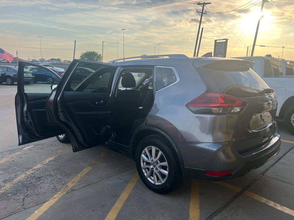 Used 2018 Nissan Rogue SV FWD image 7