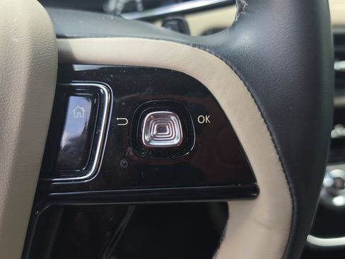 Used 2025 Lincoln Corsair Grand Touring AWD/4WD image 12