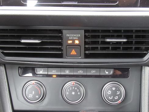 Used 2024 Volkswagen Jetta Sport FWD image 26