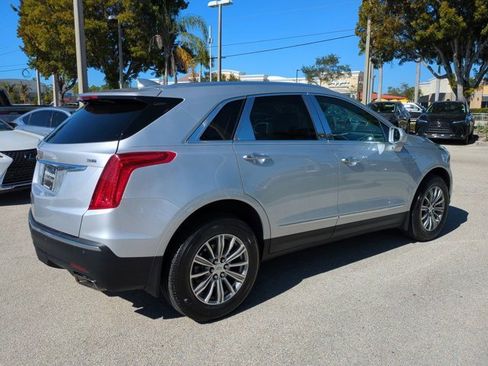 Used 2017 Cadillac XT5 Luxury w/ Driver Awareness Package image 3