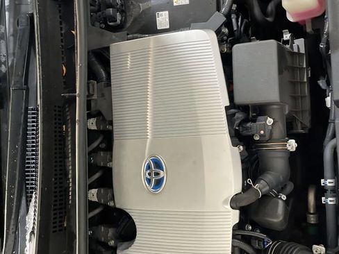 Used 2018 Toyota Prius Two image 37