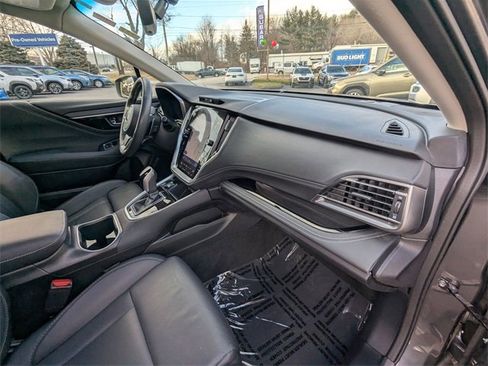 Used 2022 Subaru Outback Limited image 25