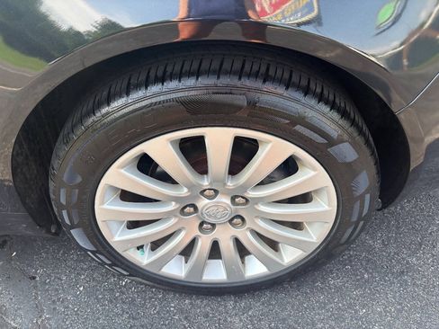 Used 2011 Buick Regal CXL w/ RL2 Preferred Equipment Group FWD image 19