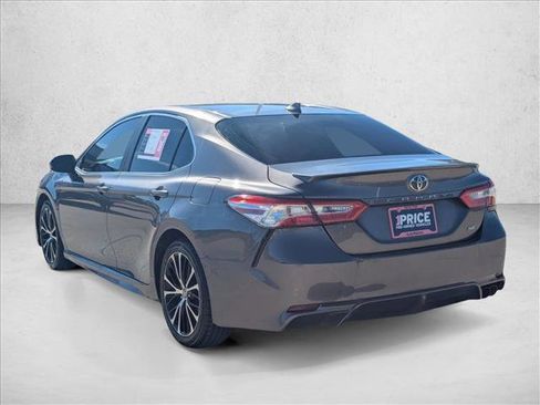 Used 2020 Toyota Camry SE image 7