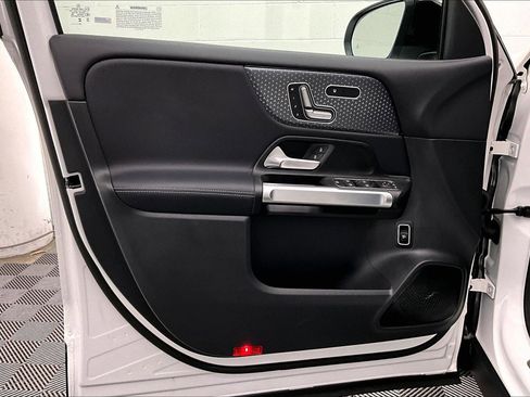 Used 2026 Mercedes-Benz GLB 250 image 23