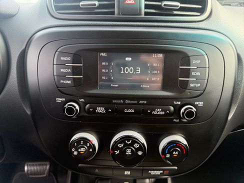 Used 2016 Kia Soul + FWD image 26