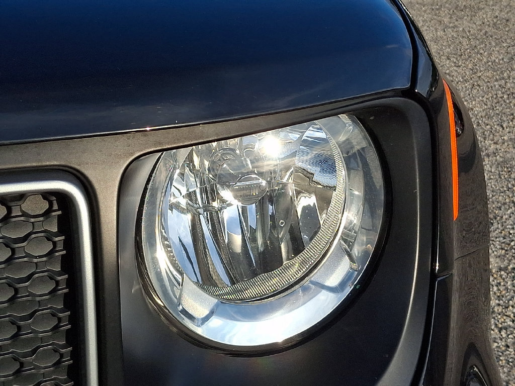 Used 2022 Jeep Renegade Latitude AWD/4WD image 10