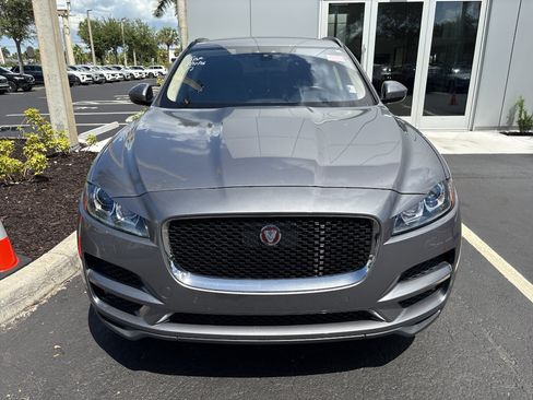 Used 2020 Jaguar F-PACE Prestige AWD/4WD image 2