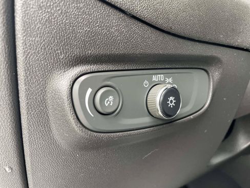Used 2022 Chevrolet Equinox LT w/ LPO, Floor Liner Package FWD image 17