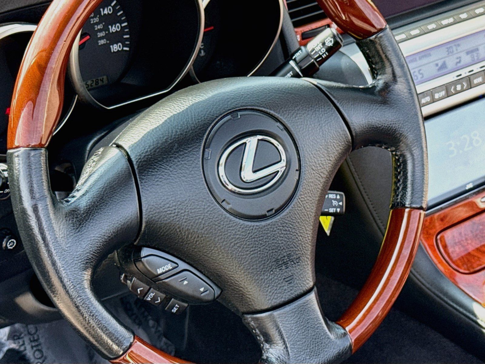 Used 2005 Lexus SC 430 Convertible w/ Preferred Accessory Pkg RWD image 12