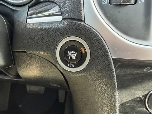 Used 2022 Chrysler 300 Touring w/ Sport Appearance Package image 27