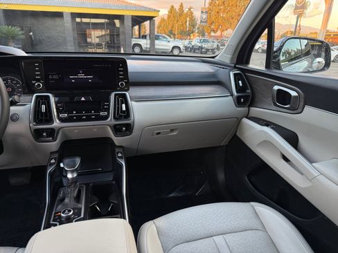 Used 2023 Kia Sorento S w/ Panoramic Sunroof Package image 25
