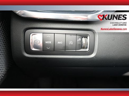 New 2026 GMC Acadia Denali Ultimate w/ LPO, Floor Liner Package AWD/4WD image 17