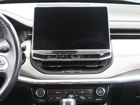 Used 2022 Jeep Compass Limited image 26