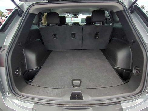 Used 2025 Chevrolet Blazer LT FWD image 24