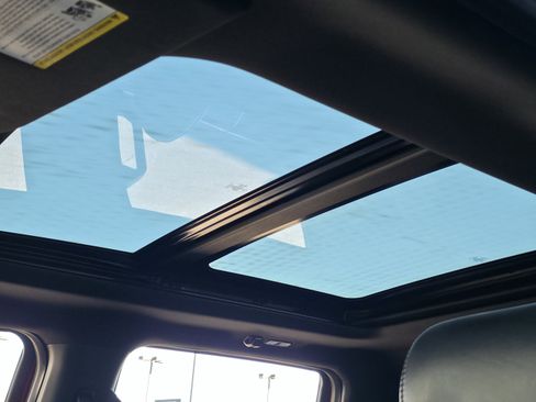 Used 2020 Ford F150 Platinum w/ Equipment Group 701A Luxury image 15