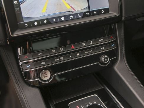 Used 2019 Jaguar F-PACE Prestige image 26